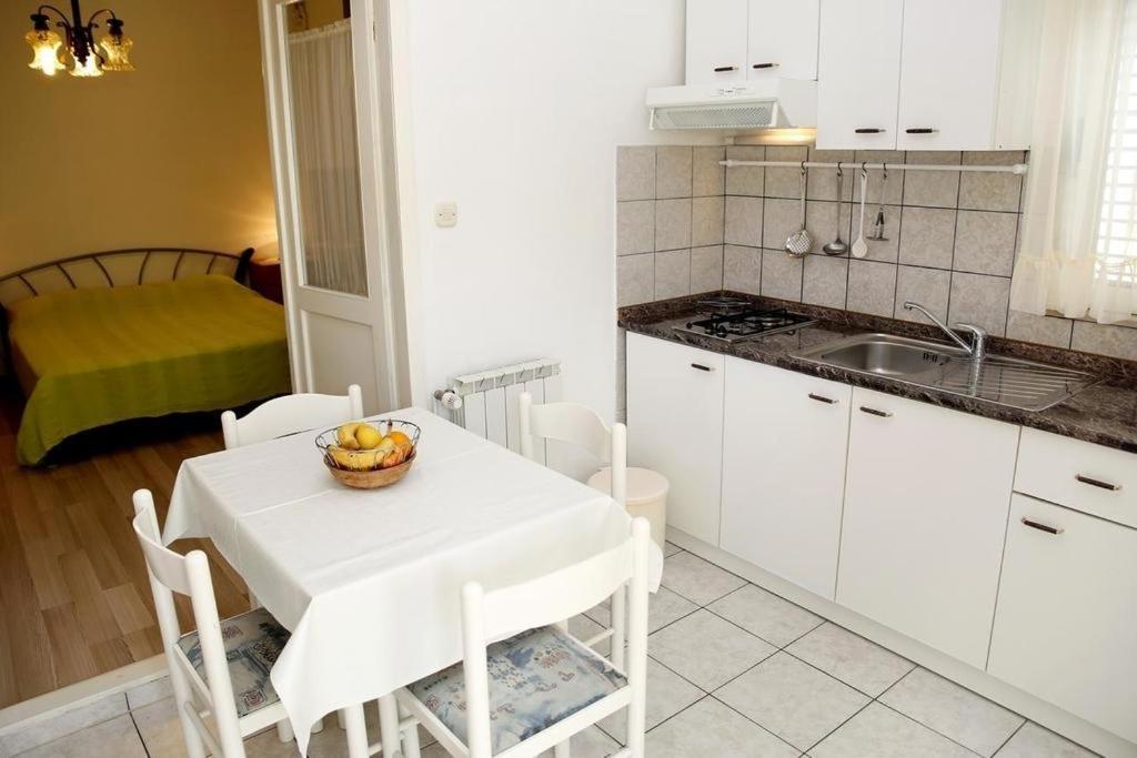 Apartment Plava Plaza Водице Екстер'єр фото