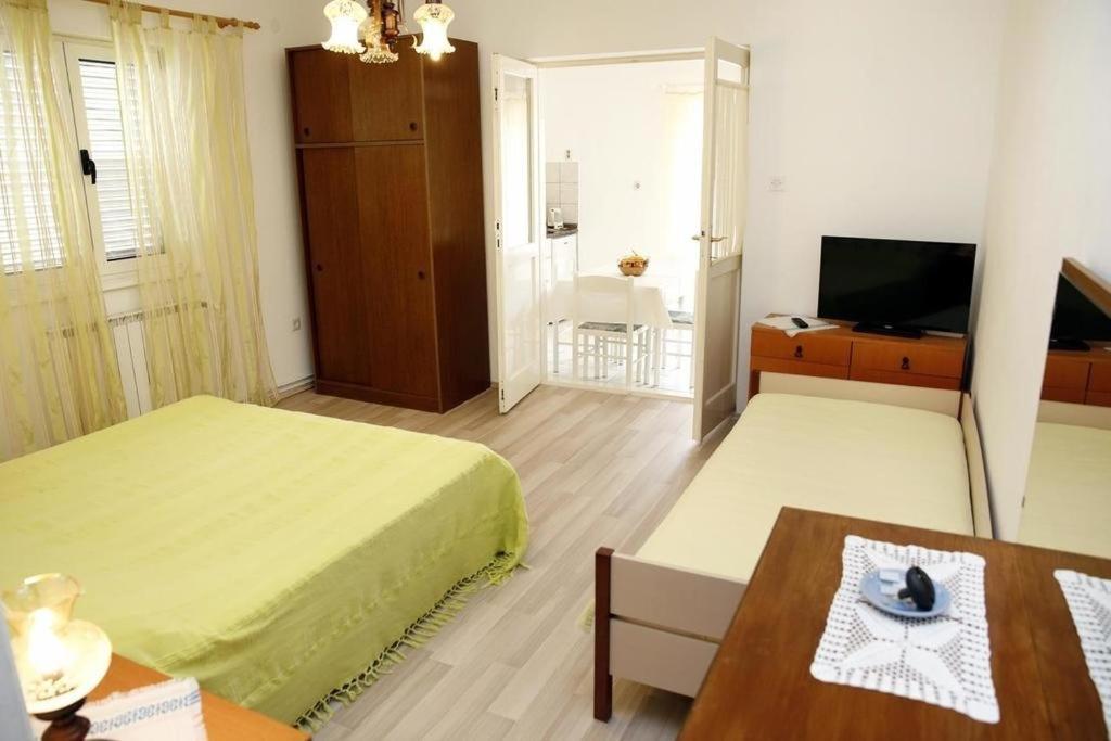 Apartment Plava Plaza Водице Екстер'єр фото
